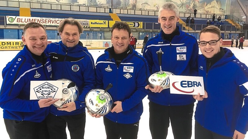 Die erste Herrenmannschaft des EC Gerabach beim Europacup in Kufstein.