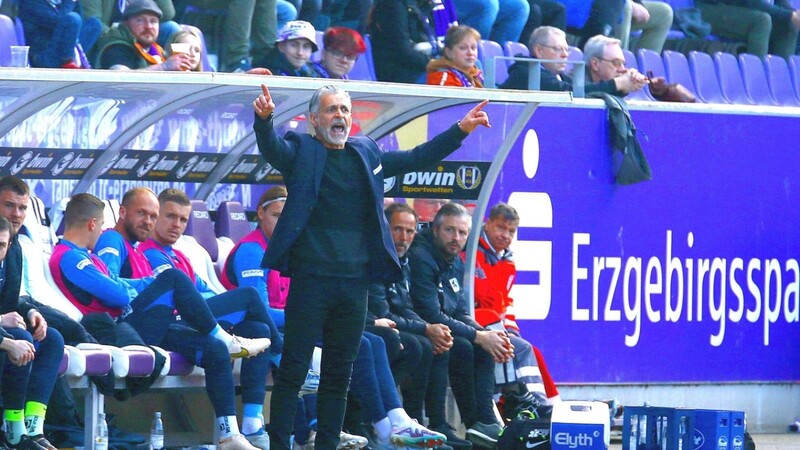 Maurizio Jacobacci feierte gegen Aue den ersten Sieg als Löwen-Coach ein.