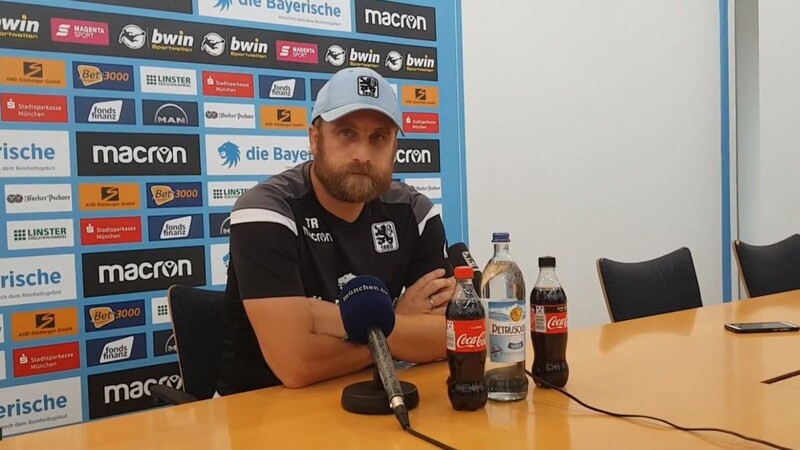 Daniel Bierofka bei der Pressekonferenz vor der Partie beim Chemnitzer FC.