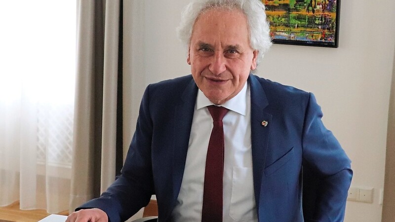 Halbzeit für den Landrat: Helmut Petz blickt auf die ersten drei Jahre seiner Amtszeit zurück.