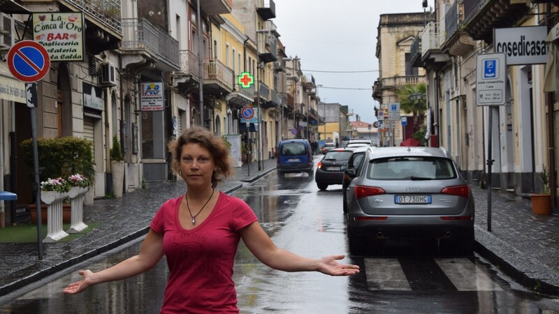 Janina Heinemann - eigentlich dürfte sie gar nicht auf die Straße.