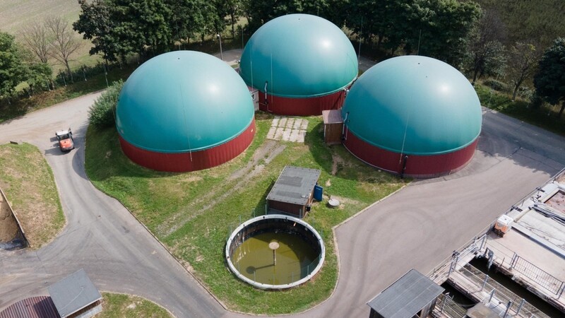 Nach Plänen des Bundeswirtschaftsministeriums soll bei Biogasanlagen eine Übergewinnsteuer anfallen, während sie etwa bei den Atommeilern nicht greift.