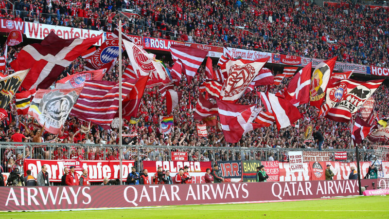 Stimmungsvoll: die Ultras des FC Bayern in der Südkurve der Allianz Arena.