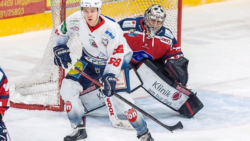 MIT EINEM AUSGERUHTEN JASON BACASHIHUA im Tor will der Deggendorfer SC in die Playdowns starten und sich gegen Lieblingsgegner Bayreuth den Klassenerhalt sichern.