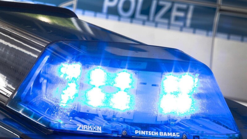 In Landshut wurde ein teurer BMW X6 gestohlen. Die Polizei sucht Zeugen. (Symbolbild)
