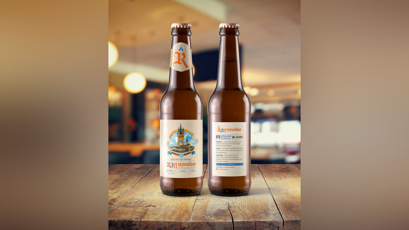 Das Raiffeisenbier - das erste Bier, das die Karmeliten Brauereimittels eines KI-Rezeptes nach Verfeinerung durch die Braumeister gebraut hat.