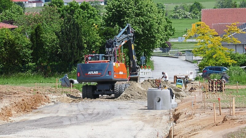 Mit den Erschließungsarbeiten im Gewerbegebiet Kaiserfeld - Bauabschnitt II wurde begonnen.