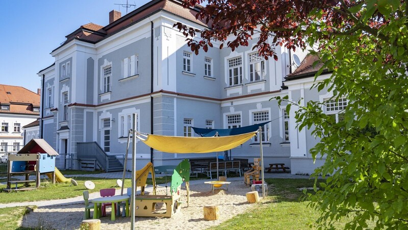 Kita-Plätze sind auch in Straubing heiß begehrt. Der Ausbau geht weiter. Hier der Spielplatz von einer der Einrichtungen der Arbeiterwohlfahrt (AWO), das Haus für Kinder Nesterl an der Wittelsbacherhöhe.
