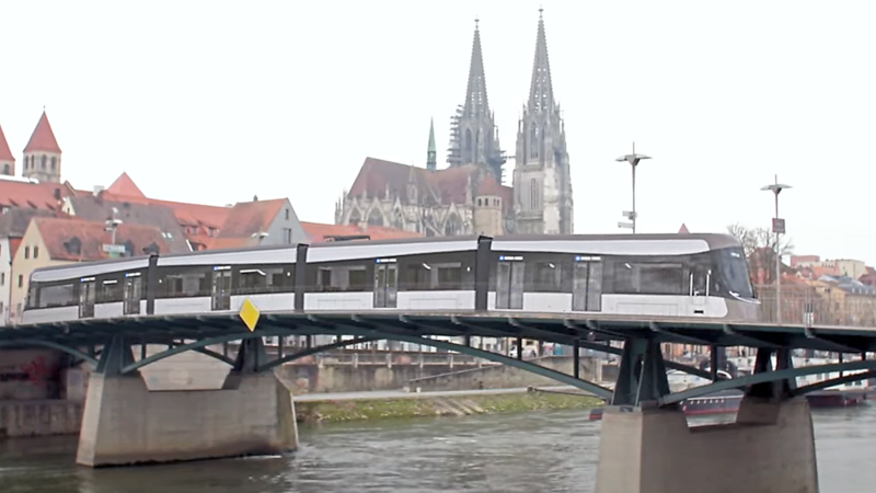 In einem Animationsfilm der Stadt Regensburg fährt die Stadtbahn schon über die Eiserne Brücke. Wird das Wirklichkeit?