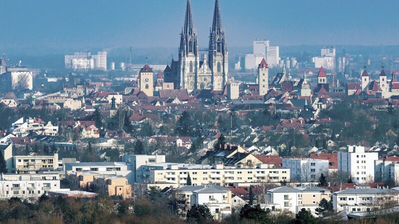 In Regensburg laufen viele Europawahlergebnisse gegensätzlich zum Rest Niederbayerns und der Oberpfalz. Zum Beispiel sind dort CSU mit 30,1 und AfD mit 9,8 Prozent ostbayernweit am schwächsten und die Grünen mit 19,4 Prozent am stärksten.