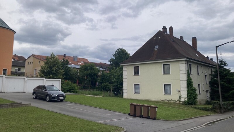 Auf zwei Grundstücken an der Gartenstraße plant die Wohnungsbau-Genossenschaft ein Mehrfamilienhaus mit elf Wohnungen. Dafür wird ein bereits leerstehendes Haus abgerissen.