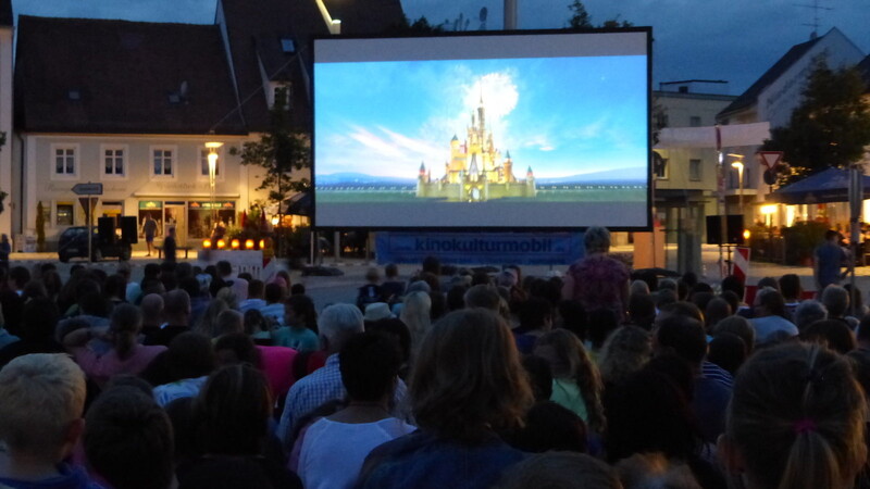 An drei Tagen wird der Stadtplatz zum Filmpalast unter freiem Himmel.