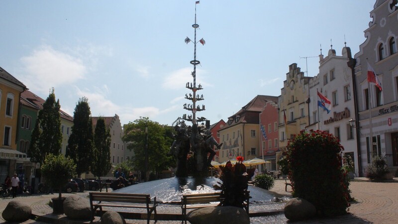 Am Chamer Marktplatz wird am 7. September groß das Jubiläum gefeiert.