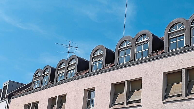 Die Dachgauben zur Landauer Straße sollen weg.