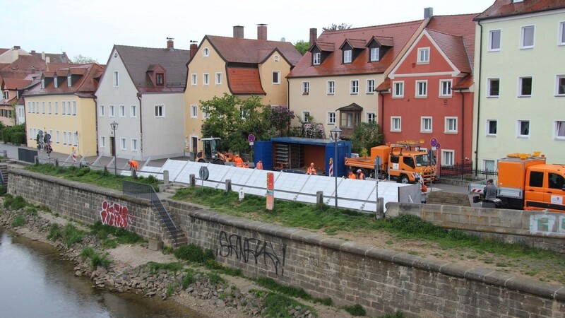 Hochwasserschutzübung an der Donau in Regensburg am Mittwochvormittag.