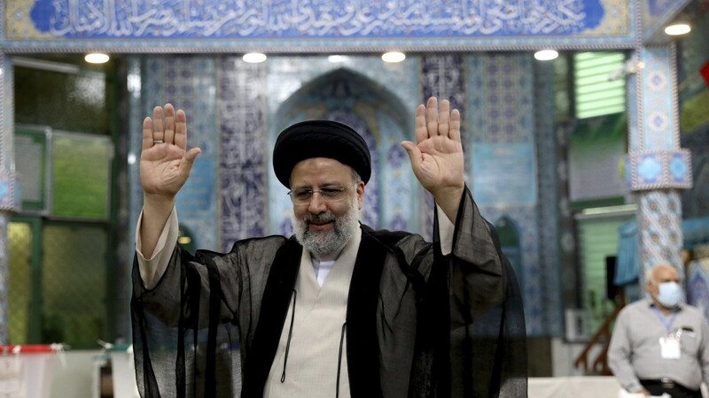 Ebrahim Raeissi hat die Präsidentenwahl im Iran gewonnen. Viel spricht dafür, dass sich die krisenhafte Lage im Land mit einem politisch unerfahrenen Präsidenten wie ihm noch weiter verschärfen wird.