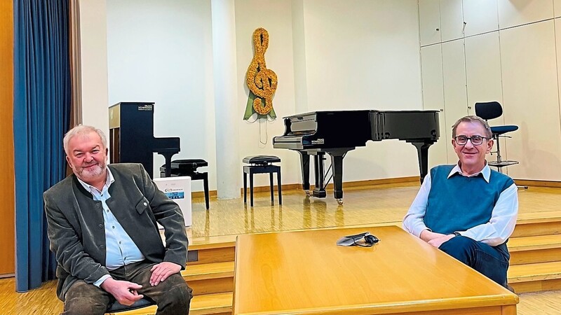 Stabwechsel an der Musikschule: Ludwig Beck (rechts) löste im März den langjährigen Musikschulleiter Georg Schwimmbeck.