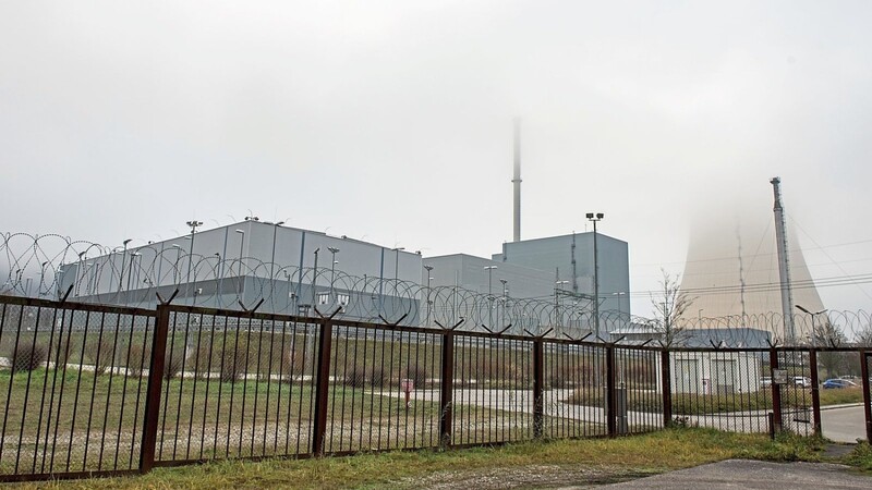 Das atomare Zwischenlager "Bella" auf dem Gelände des Kernkraftwerks Isar II nahe Essenbach bei Landshut ist bis 2047 genehmigt. Eine Verlängerung ist wohl unumgänglich. Für wie lange, liegt im Nebel.