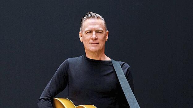 Bryan Adams verlängert seine umjubelte „Roll With The Punches“-Tournee und spielt 2027 zahlreiche Shows unter freiem Himmel. Bryan Adams verlängert seine umjubelte „Roll With The Punches“-Tournee und spielt 2027 zahlreiche Shows unter freiem Himmel.
