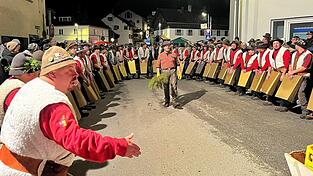 Sechs Gruppen waren im Ort wieder unterwegs. Sechs Gruppen waren im Ort wieder unterwegs.