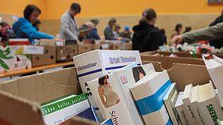 Ratgeber und Romane, Krimis und Kinderbücher, Fantasie und Reise - das Sortiment beim ersten Bücherbasar umfasste über 3.000 Exemplare. Ratgeber und Romane, Krimis und Kinderbücher, Fantasie und Reise - das Sortiment beim ersten Bücherbasar umfasste über 3.000 Exemplare.