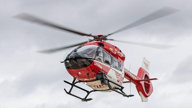 Nach einem Unfall in Schwaben musste ein sechsjähriges Kind mit dem Rettungshubschrauber in die Klinik gebracht werden. (Symbolbild) Nach einem Unfall in Schwaben musste ein sechsjähriges Kind mit dem Rettungshubschrauber in die Klinik gebracht werden. (Symbolbild)