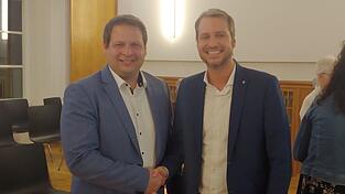 Thomas Lorenz (l.) und Matthias Kohlmayer - wer wird der zukünftige Steuermann der Stadt Landau? Thomas Lorenz (l.) und Matthias Kohlmayer - wer wird der zukünftige Steuermann der Stadt Landau?