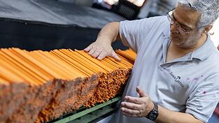 Der fränkische Schreibwarenhersteller Faber-Castell will 130 Stellen in Deutschland abbauen. (Archivbild) Der fränkische Schreibwarenhersteller Faber-Castell will 130 Stellen in Deutschland abbauen. (Archivbild)