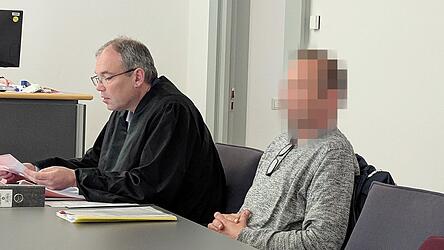 Verteidiger Andreas Lösche und sein Mandant hoffen auf Freispruch. Verteidiger Andreas Lösche und sein Mandant hoffen auf Freispruch.