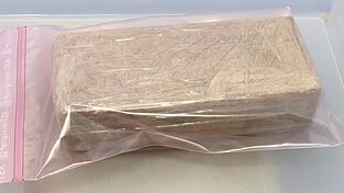 Die Regensburger Kripo hat über drei Kilogramm Heroin gefunden. Die Regensburger Kripo hat über drei Kilogramm Heroin gefunden.