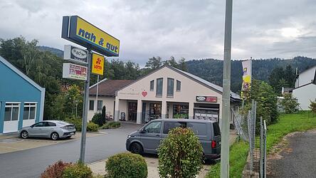 Drei Monate hat der „Nah und Gut“ am Ortseingang von Edenstetten noch geöffnet. Drei Monate hat der „Nah und Gut“ am Ortseingang von Edenstetten noch geöffnet.