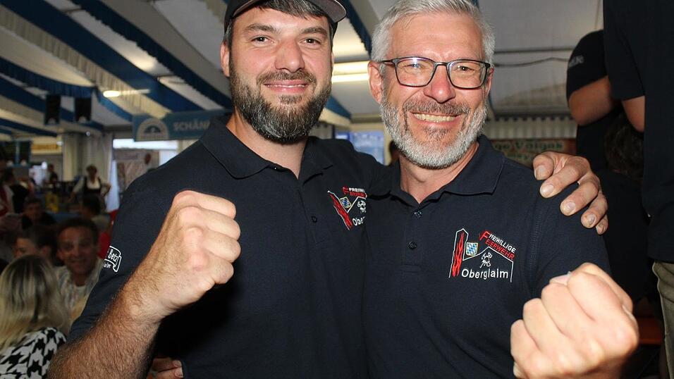 Zur Musik von Headless wurde ausgelassen gefeiert. Zur Musik von Headless wurde ausgelassen gefeiert.