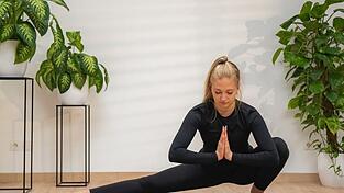 Anna Roppelt begrüßt Yoga-Videos auf Social Media. So können noch mehr Menschen erreicht werden. Der Yoga-Lehrerin ist dabei allerdings wichtig, dass die Werte der Lehre erhalten bleiben. Anna Roppelt begrüßt Yoga-Videos auf Social Media. So können noch mehr Menschen erreicht werden. Der Yoga-Lehrerin ist dabei allerdings wichtig, dass die Werte der Lehre erhalten bleiben.