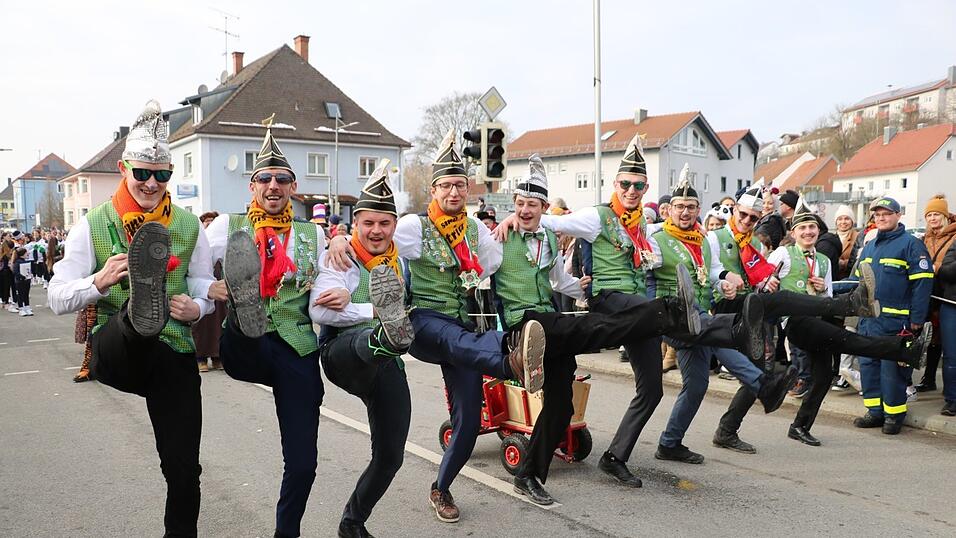 Beim Bogener Faschingsumzug war einiges geboten. Beim Bogener Faschingsumzug war einiges geboten.