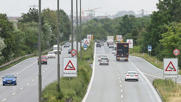 Über den Frankenschnellweg rollen nach Angaben der Stadt täglich rund 60.000 Fahrzeuge. Über den Frankenschnellweg rollen nach Angaben der Stadt täglich rund 60.000 Fahrzeuge.