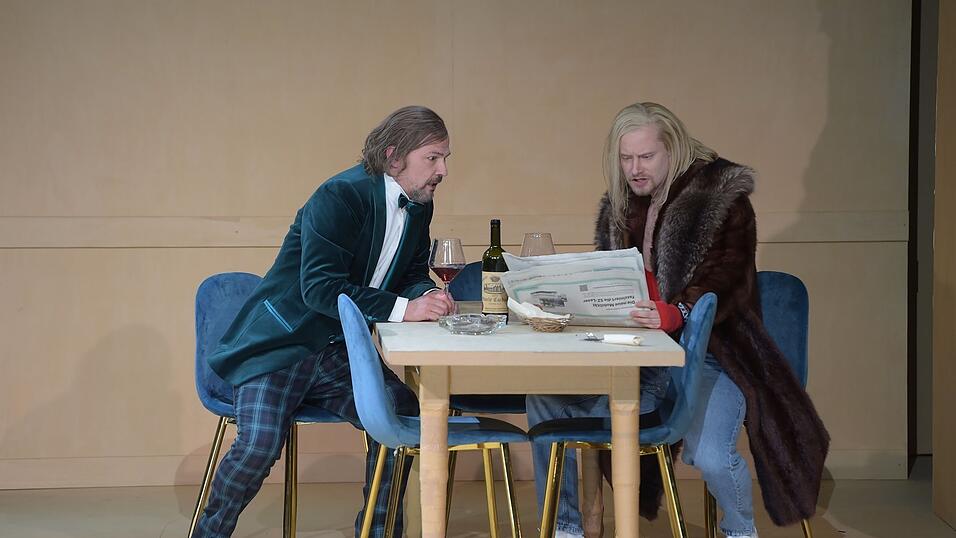 Gero Nievelstein als Biedermann (links) und Philipp Quest als Ringer Schmitz Gero Nievelstein als Biedermann (links) und Philipp Quest als Ringer Schmitz