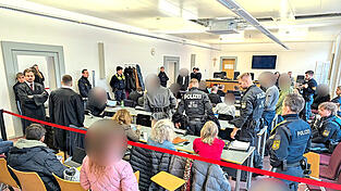 In ihren Plädoyers im Hemauer Mordprozess bemängeln die Verteidiger schlampige, einseitige Ermittlungen und völlig überzogene Strafforderungen der Staatsanwaltschaft. In ihren Plädoyers im Hemauer Mordprozess bemängeln die Verteidiger schlampige, einseitige Ermittlungen und völlig überzogene Strafforderungen der Staatsanwaltschaft.