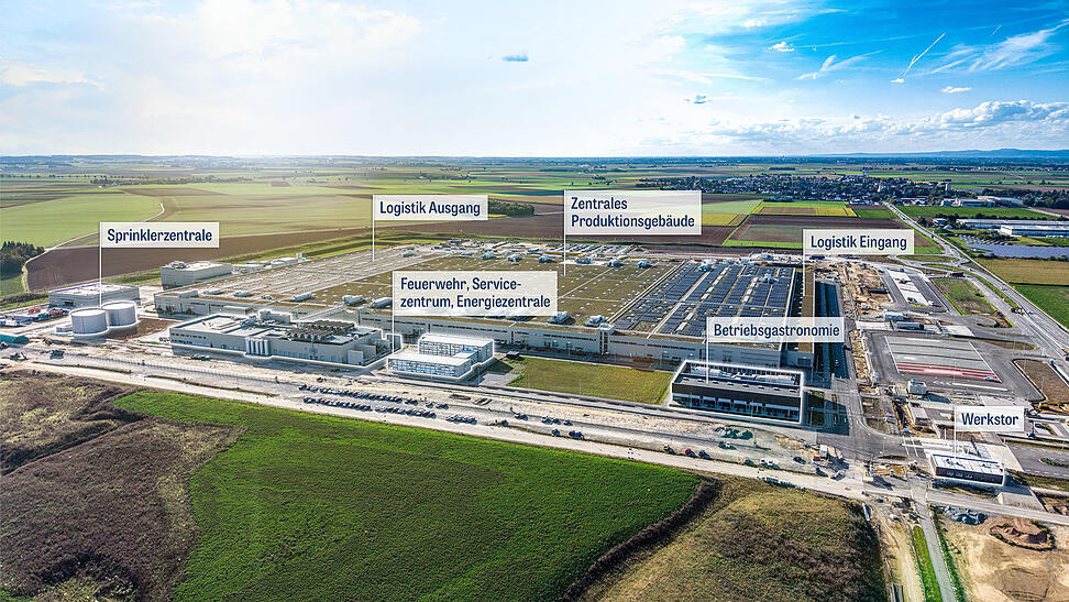 Das neue BMW-Werk bei Irlbach und Straßkirchen. Es wurde in nur zweieinhalb Jahren errichtet, rund eine Milliarde Euro hat sich BMW den neuen Standort kosten lassen. Das neue BMW-Werk bei Irlbach und Straßkirchen. Es wurde in nur zweieinhalb Jahren errichtet, rund eine Milliarde Euro hat sich BMW den neuen Standort kosten lassen.