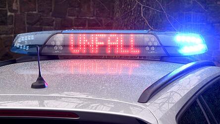 Bei einem schweren Verkehrsunfall wurde ein 25-jähriger Motorradfahrer getötet. Bei einem schweren Verkehrsunfall wurde ein 25-jähriger Motorradfahrer getötet.