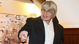 Roland Biswurm bei seiner Aufstellungsversammlung in der „Zentrale zum Rieblwirt“. Roland Biswurm bei seiner Aufstellungsversammlung in der „Zentrale zum Rieblwirt“.