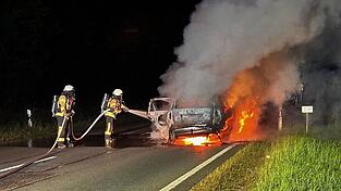 Wegen der Löscharbeiten war die B20 gesperrt. Wegen der Löscharbeiten war die B20 gesperrt.