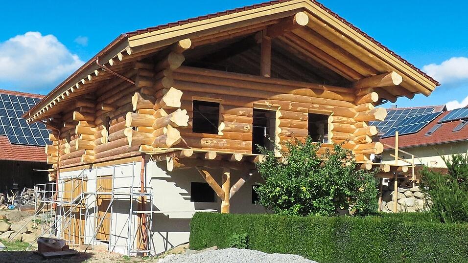 Der Holzmangel 2021 ist vorbei. Hochwertiges Bauholz steht wieder in großem Umfang zur Verfügung. Der Holzmangel 2021 ist vorbei. Hochwertiges Bauholz steht wieder in großem Umfang zur Verfügung.