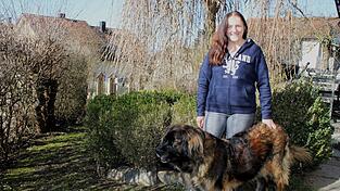Karin Bucher hat nach ihrer Amtszeit neue Aufgaben gefunden, vor allem im Ehrenamt. Und da sind ja auch noch ihr Garten und Hundedame Amelie. Karin Bucher hat nach ihrer Amtszeit neue Aufgaben gefunden, vor allem im Ehrenamt. Und da sind ja auch noch ihr Garten und Hundedame Amelie.