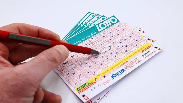 Der Mann erzielte einen großen Gewinn. (Symbolbild) Der Mann erzielte einen großen Gewinn. (Symbolbild)