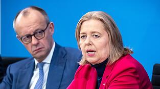 Kanzleramt und Bundesarbeitsministerium schlagen die beiden Vorsitzenden der Rentenkommission einvernehmlich vor. (Archivbild) Kanzleramt und Bundesarbeitsministerium schlagen die beiden Vorsitzenden der Rentenkommission einvernehmlich vor. (Archivbild)