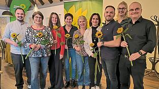 Die acht ersten Kandidaten nach der Wahl mit der Landesvorsitzenden Gisela Sengl (Mitte) Die acht ersten Kandidaten nach der Wahl mit der Landesvorsitzenden Gisela Sengl (Mitte)