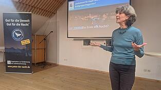 Margit Seifert gab Tipps, wie man Lichtverschmutzung verhindern kann. Margit Seifert gab Tipps, wie man Lichtverschmutzung verhindern kann.