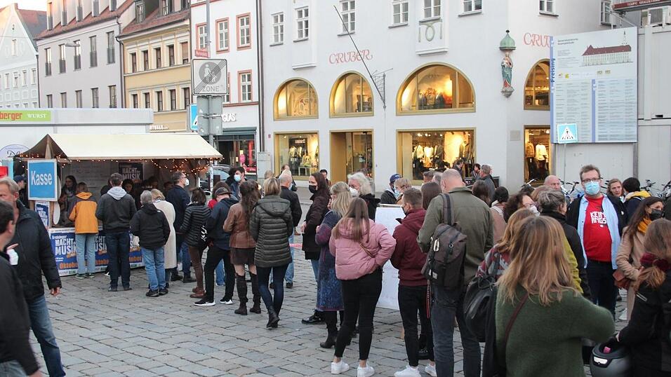 Die Besucher waren von der Freisinger Nacht der Musik begeistert. Die Besucher waren von der Freisinger Nacht der Musik begeistert.