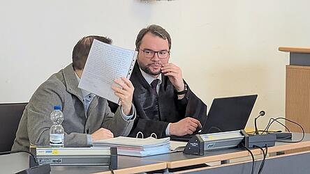 Der Mandant von Johann Bund will erst im Gerichtssaal „das Ausmaß des Leids, das ich verursacht habe“, eingesehen haben. Der Mandant von Johann Bund will erst im Gerichtssaal „das Ausmaß des Leids, das ich verursacht habe“, eingesehen haben.