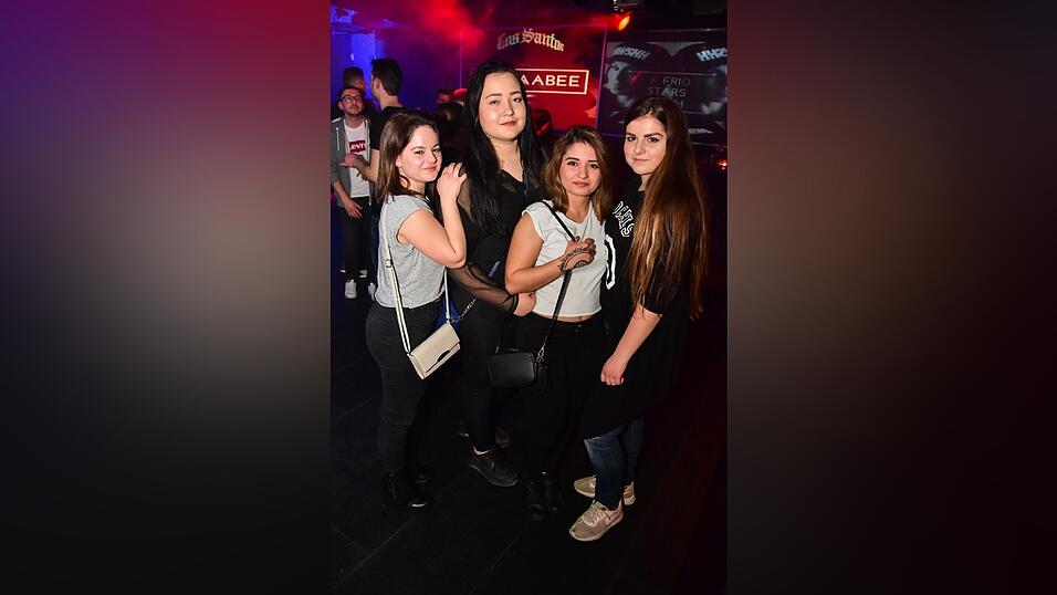 Im Stars wurde wurde wieder getanzt und gefeiert, bis das Licht anging. Im Stars wurde wurde wieder getanzt und gefeiert, bis das Licht anging.